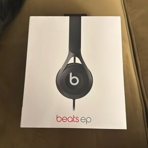 BeatsEP On Ear Headphones - with carrying pouch

Brand new in box